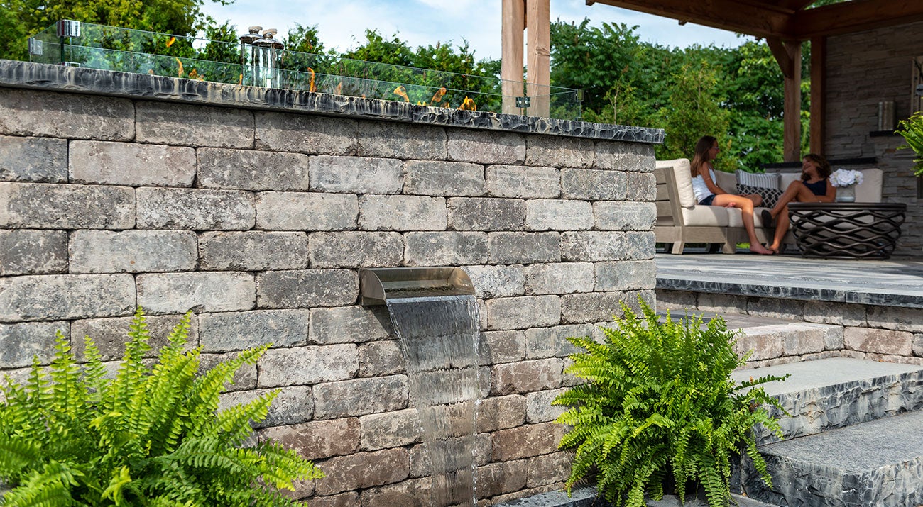 Unilock - Freestanding Wall Brussels Dimension | Delaware