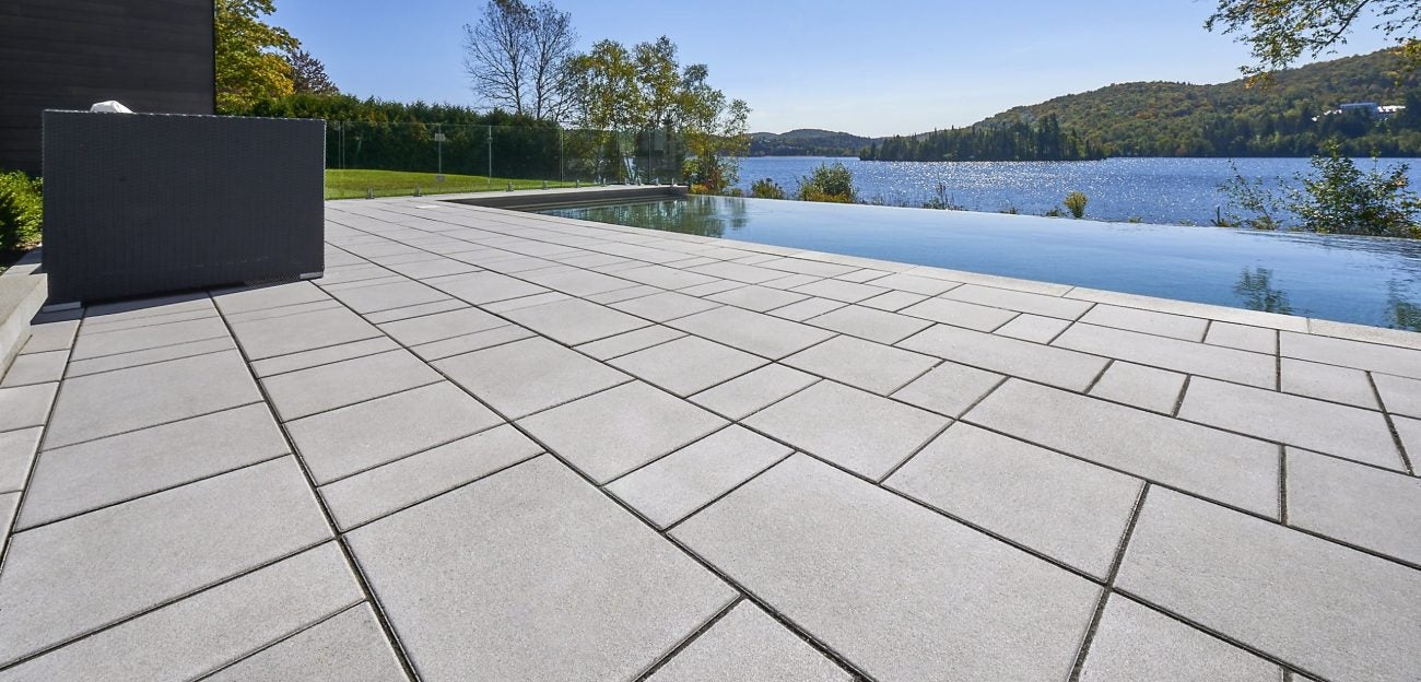 Unilock Beacon Hill Smooth Random Paver | Delaware Hardscape