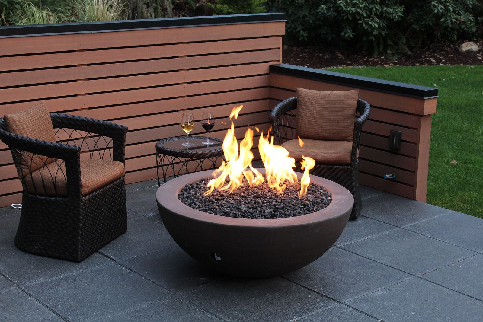 DTM・DAW AIRBOW Beat Stone Magma Warming Trends Media - Lava Rocks | Delaware Hardscape Supply, LLC